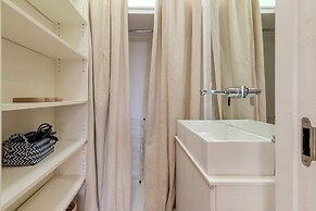 Beautiful Canal-side Flat in Hackney