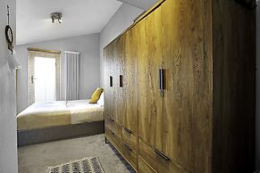 Beautiful Abode In the South West