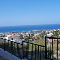 Studio/scenic Views/pool/air Con/near Attractions