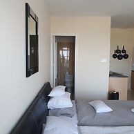 Studio/scenic Views/pool/air Con/near Attractions