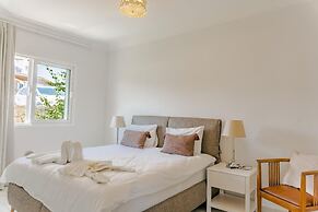 Family-friendly Apartment Just Steps Away From the Sea