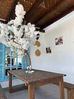 Family-friendly Apartment Just Steps Away From the Sea