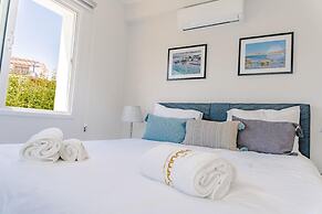 Family-friendly Apartment Just Steps Away From the Sea