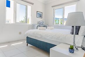 Family-friendly Apartment Just Steps Away From the Sea