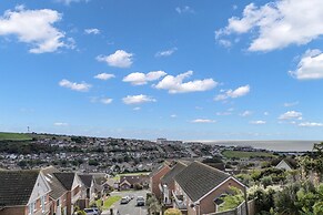 Saltdean Seaview 1 and Free Parking by My Getaways