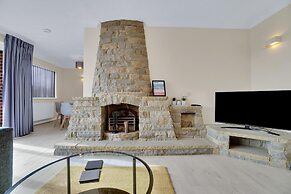 Saltdean Seaview 1 and Free Parking by My Getaways