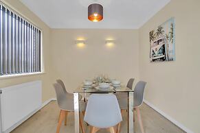 Saltdean Seaview 1 and Free Parking by My Getaways