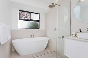 Coastal Cottage by the BnB Collection