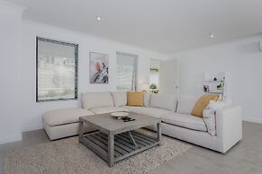 Coastal Cottage by the BnB Collection