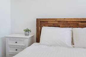 Luxe Home by the BnB Collection