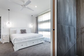 Luxe Home by the BnB Collection