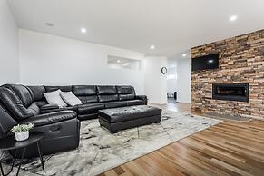 Luxe Home by the BnB Collection