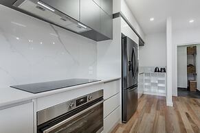 Luxe Home by the BnB Collection