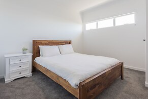 Luxe Home by the BnB Collection