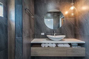 Luxe Home by the BnB Collection