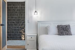 Luxe Home by the BnB Collection