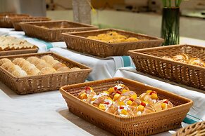 Guangzhou Baiyun Airport Rezen Select Hotel