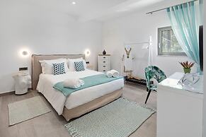 Driftwood Luxury Suite