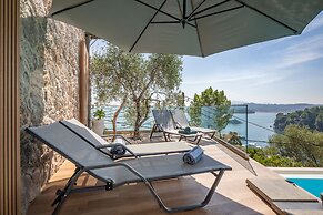 Driftwood Luxury Suite