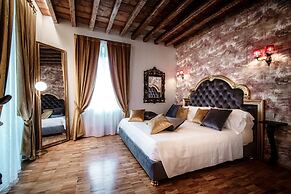 Aurum - Como Luxury Suites