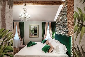 Aurum - Como Luxury Suites