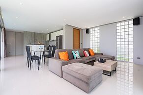 Designer Sea View Villa Natural Touch A1