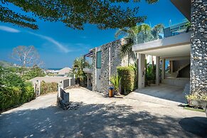 Scenic View 2BR Villa Natural Touch A2