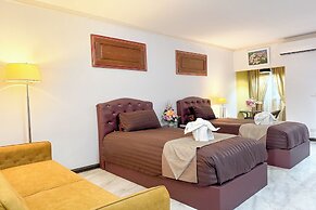 Chiangmai Lanna & Modern Loft  Hotel