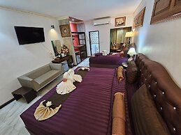 Chiangmai Lanna & Modern Loft  Hotel