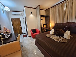 Chiangmai Lanna & Modern Loft  Hotel