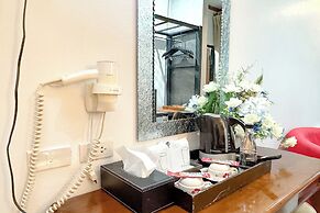 Chiangmai Lanna & Modern Loft  Hotel