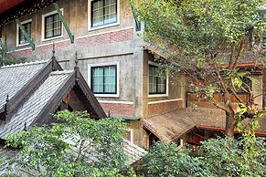 Chiangmai Lanna & Modern Loft  Hotel