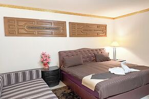 Chiangmai Lanna & Modern Loft  Hotel