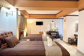 Chiangmai Lanna & Modern Loft  Hotel