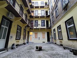 Bright and Cozy - city center