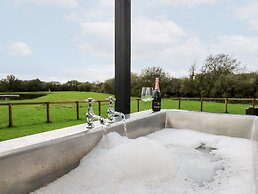 Dragonfly Shepherd's Hut