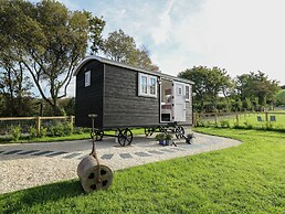 Dragonfly Shepherd's Hut