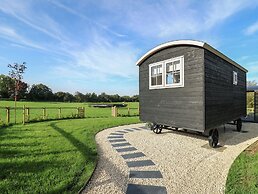 Dragonfly Shepherd's Hut