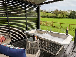 Dragonfly Shepherd's Hut