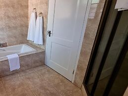 Cussonia Country Home