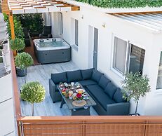 Acropolis Divine Penthouse