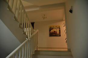 5 Bedroom Exquisite Villa in Top-view Area