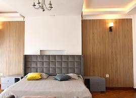 5 Bedroom Exquisite Villa in Top-view Area