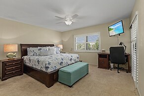 Cinnamon Cove #302 - 11170 Caravel Cir 2 Bedroom Apts by RedAwning