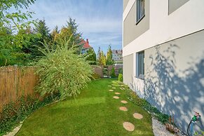 Poznan Apartment With Garden by Renters