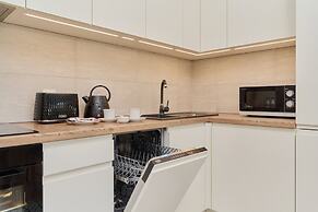 Poznan Apartment With Garden by Renters