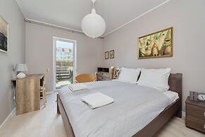 Poznan Apartment With Garden by Renters