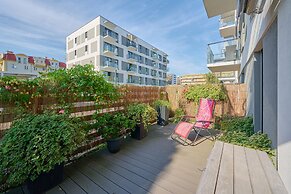 Poznan Apartment With Garden by Renters