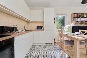 Poznan Apartment With Garden by Renters