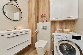 Poznan Apartment With Garden by Renters